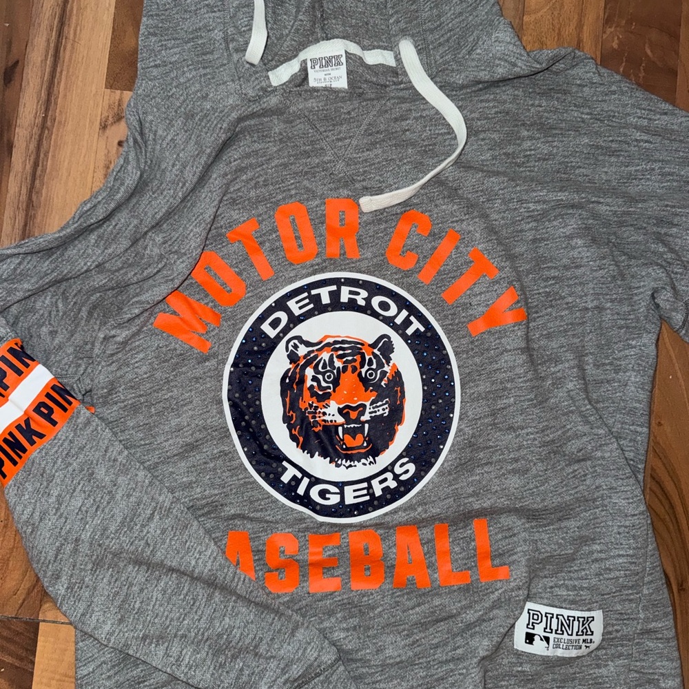 PINK Victoria's Secret Gray and Orange Long Sleeve Tee